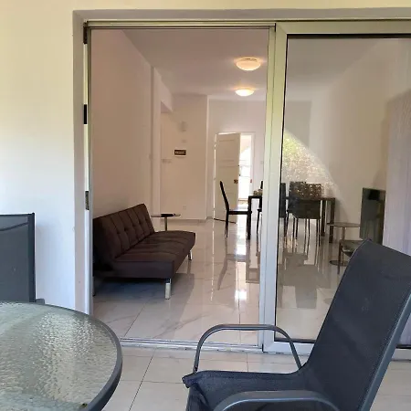 Daire Tourist Area Center, Modern Ground Flat, With Pool, Patio, 200m From Beach Limasol