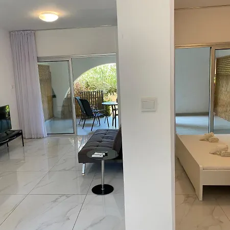 Daire Tourist Area Center, Modern Ground Flat, With Pool, Patio, 200m From Beach