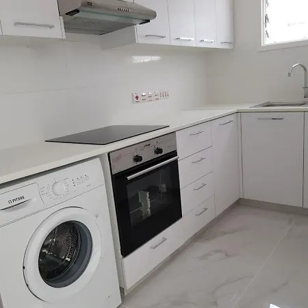 Tourist Area Center, Modern Ground Flat, With Pool, Patio, 200m From Beach Appartamento Limisso