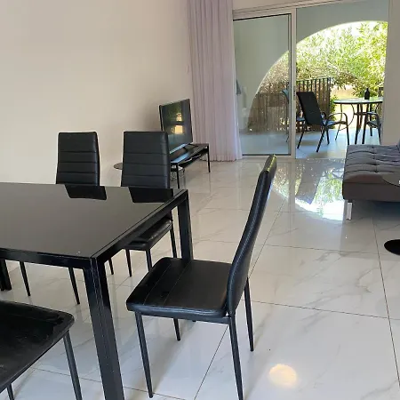 Tourist Area Center, Modern Ground Flat, With Pool, Patio, 200m From Beach