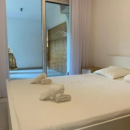 Tourist Area Center, Modern Ground Flat, With Pool, Patio, 200m From Beach Appartamento *